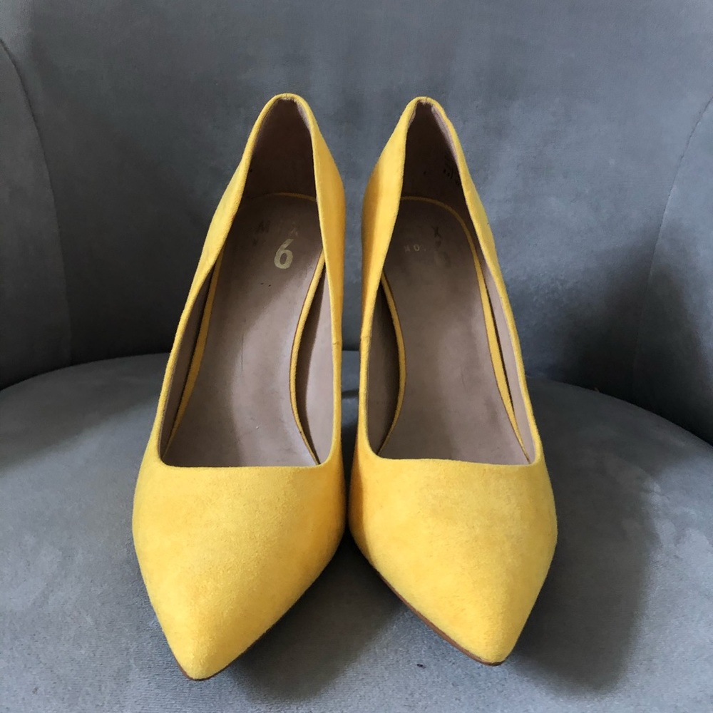 Barely worn yellow heels